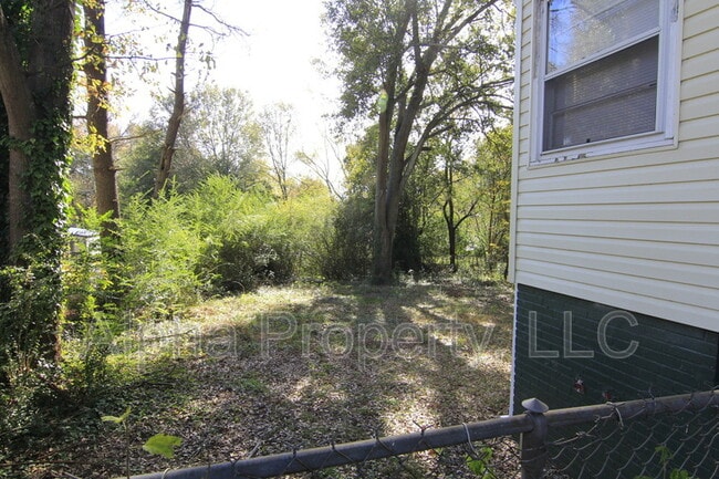 Building Photo - 5 Valley View Dr