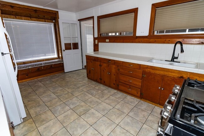 Building Photo - Cozy 3 Bedroom Home in Big Bear Lake