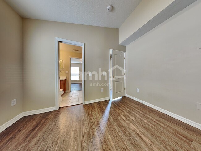 Building Photo - 11240 Lake Lanier Dr