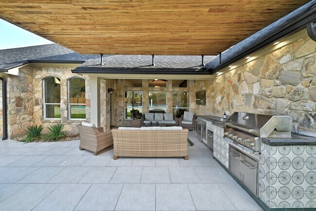Building Photo - 131 Eaton Ln