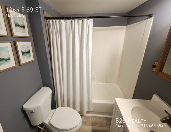 Building Photo - 1365 E 89th St