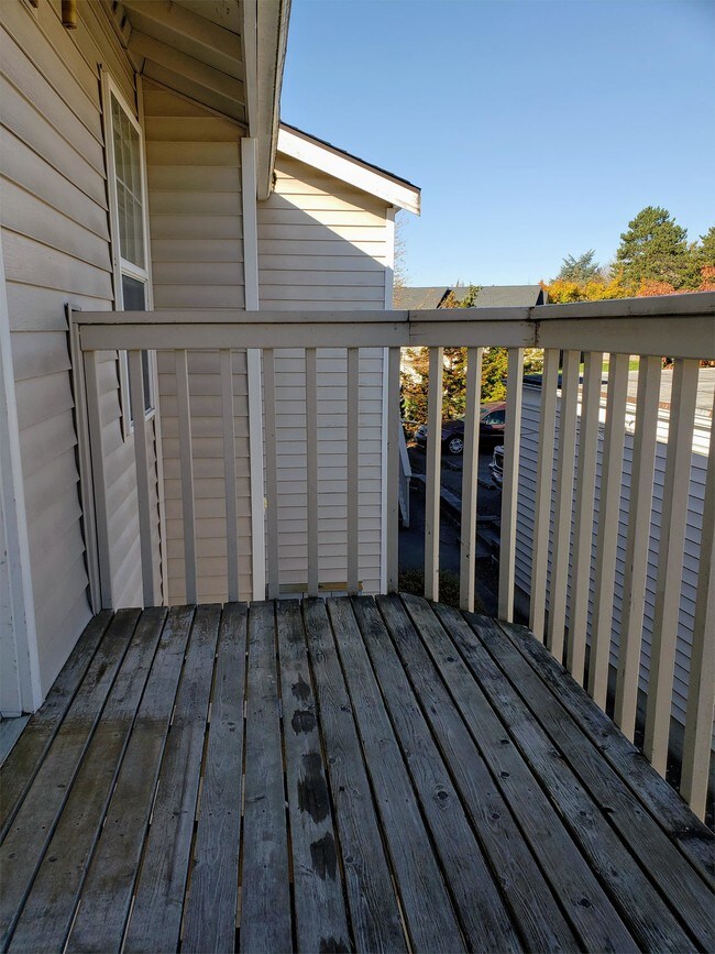 Building Photo - 1108 E Maryland St