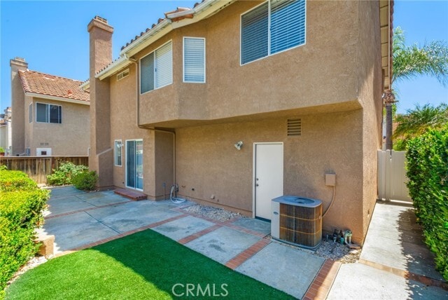 Building Photo - 24351 Kings View