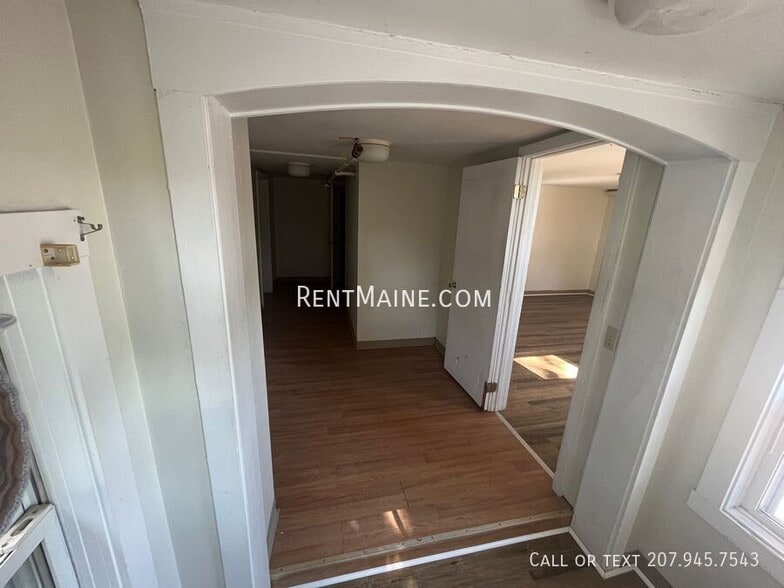 Building Photo - 2412 Western Ave