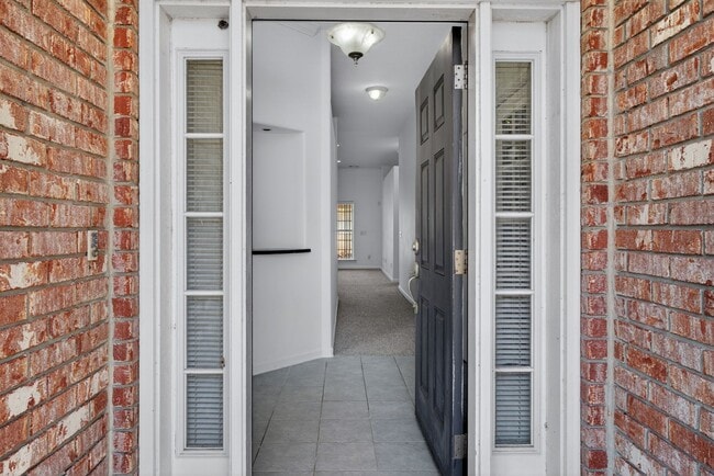 Building Photo - 568 Marshview Dr