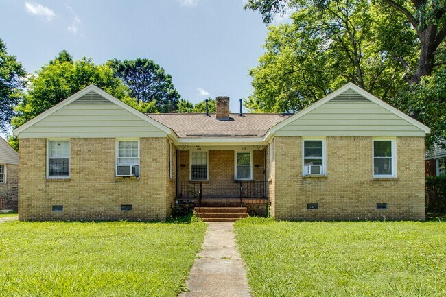 Building Photo - Classic Midtown Duplex