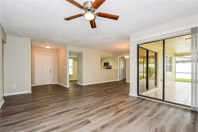 Building Photo - 1820 SE 10th St