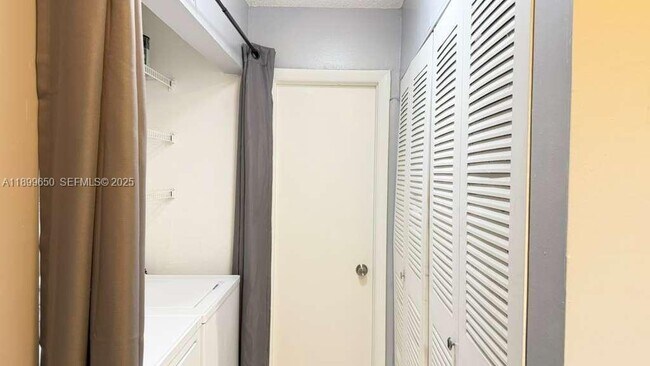 Building Photo - 7175 Orange Dr