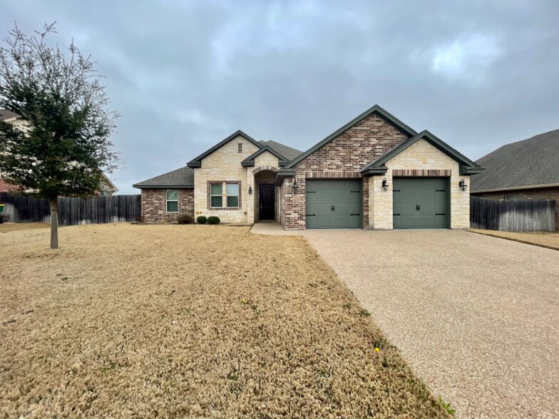 Primary Photo - 391 Violet Dr