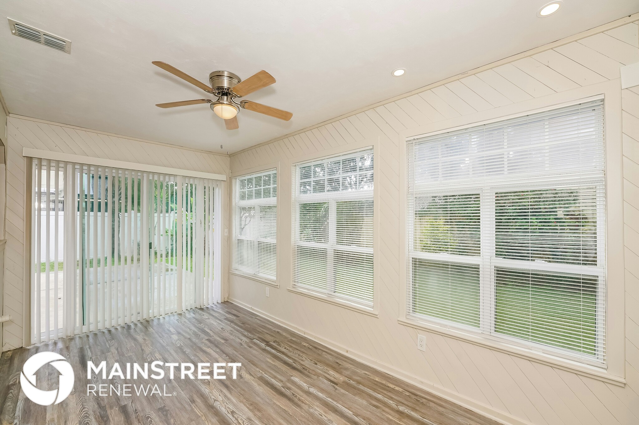 Building Photo - 402 Fleming Ave