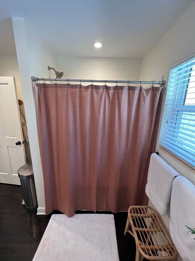 Building Photo - Splendid 3 Bed/2 Bath Home in North Pensacola