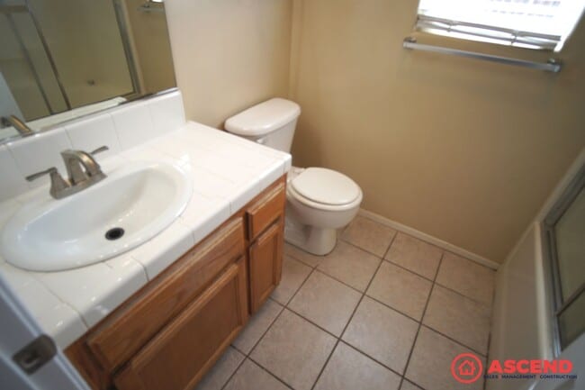 Building Photo - 9216 Topico Ct