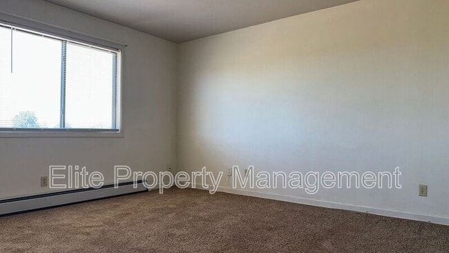 Building Photo - 210 E Palmer Lake Dr