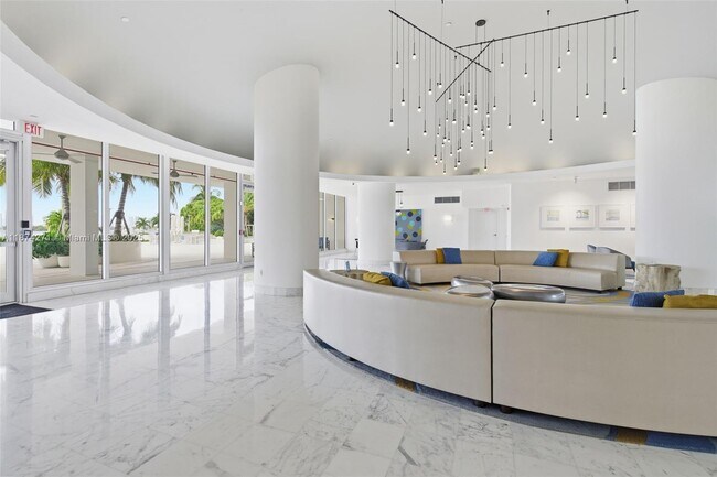 Building Photo - 1000 West Ave