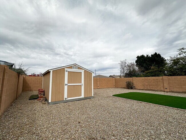 Building Photo - 41602 W Anne Ln