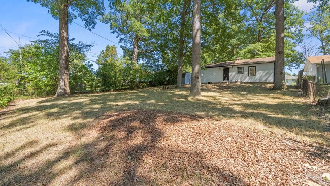 Building Photo - COMING SOON! 3 BEDROOM HOME!