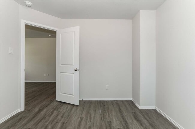 Building Photo - 111 Blue Crane St