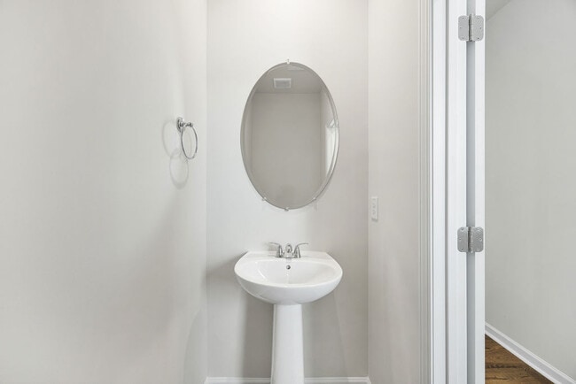 Building Photo - 512 Serena Trl