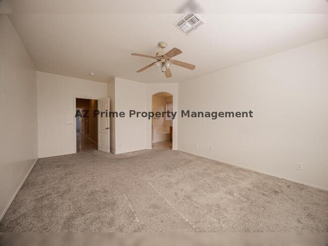 Building Photo - 123 W Elmwood Pl