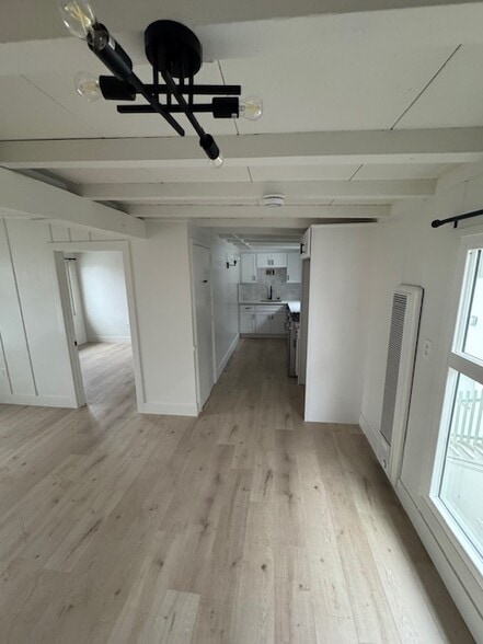 Building Photo - 320 7th St