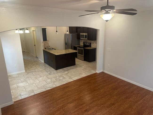 Building Photo - Available for Immediate Move-in!  3 Bedroom, 2 Bathroom, Two-Story Fayetteville Home