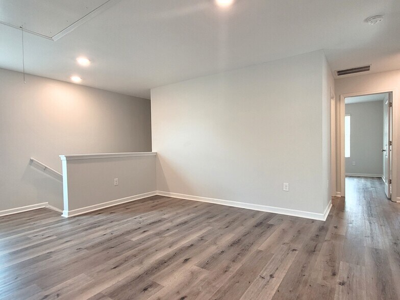 Building Photo - 7934 Rudder Cir