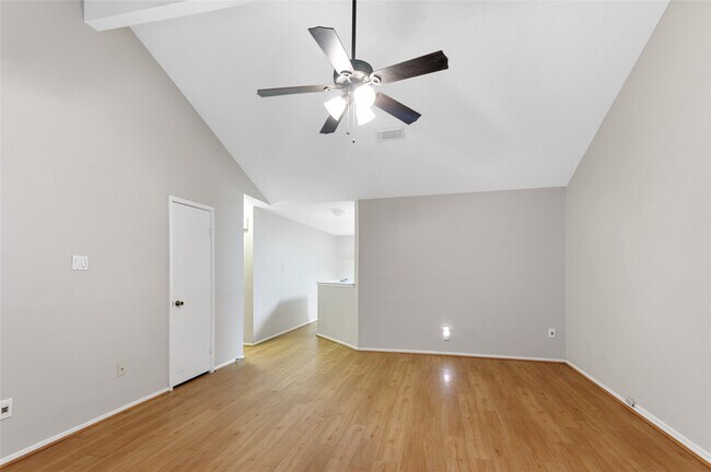 Building Photo - 2423 Spring Dusk Ln