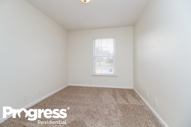 Building Photo - 332 John Henry Dr