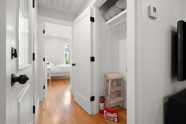 Building Photo - 174 W Seventh St