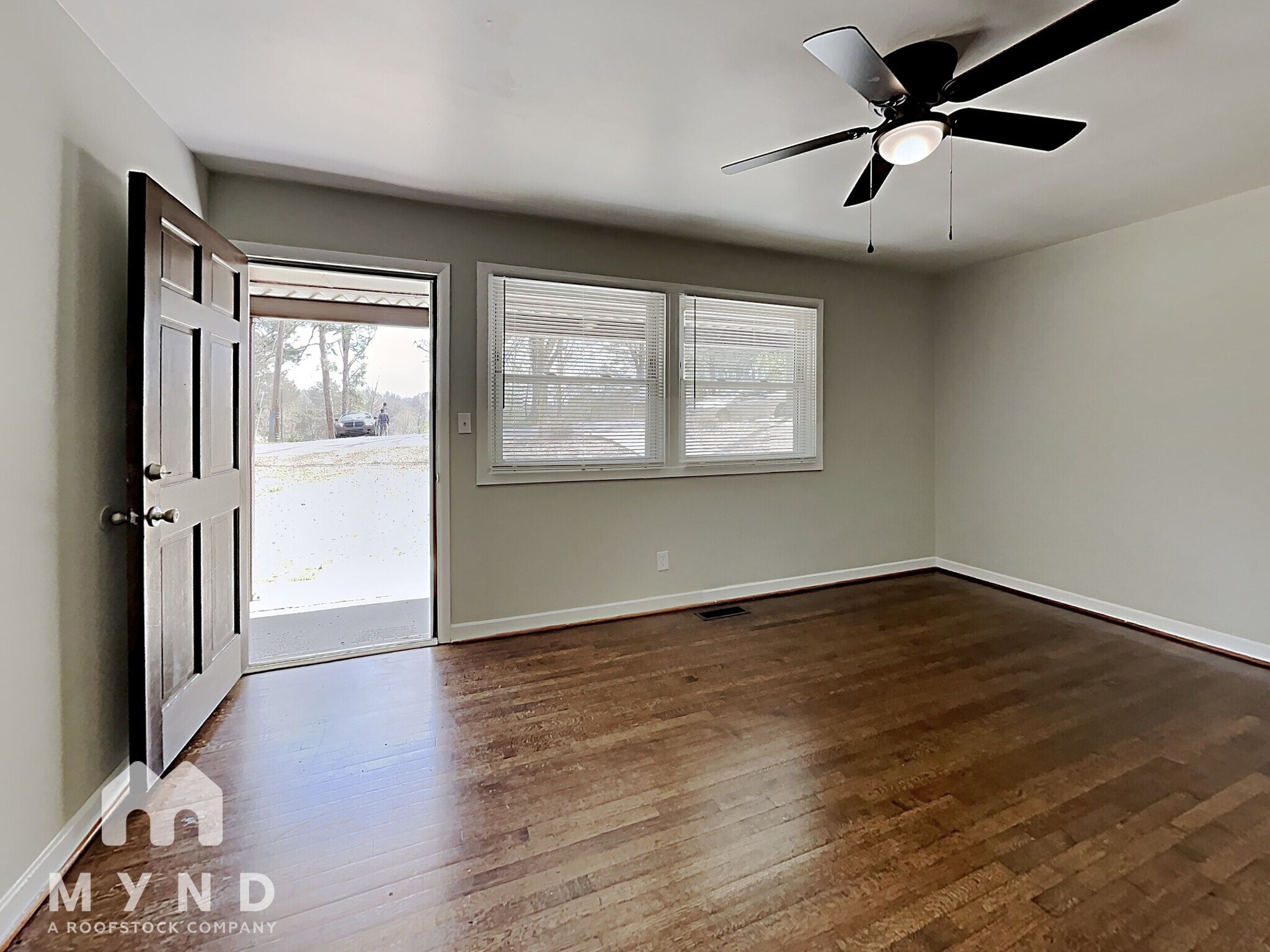 Building Photo - 5016 Scenic View Dr