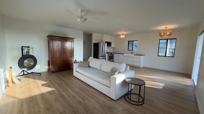 Building Photo - 1685 Burgundy Rd