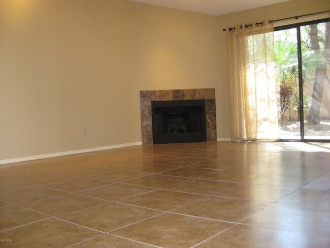 Building Photo - Bright & Peaceful Living in Oro Valley’s Gated Stoney Canyon