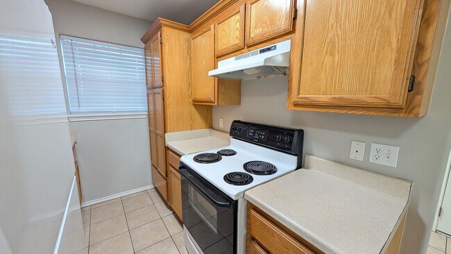 Building Photo - 3506 N Arroyo Park Ln