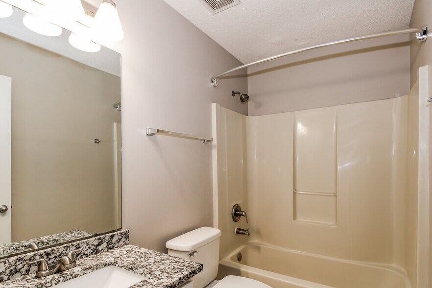 Building Photo - 105 Norma Carol Cove