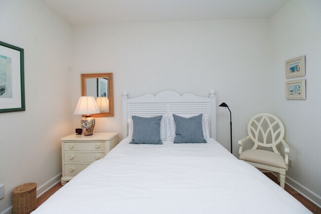 Building Photo - ** BONITA BAY ** BEAUTIFUL 2 PLUS A DEN FU...