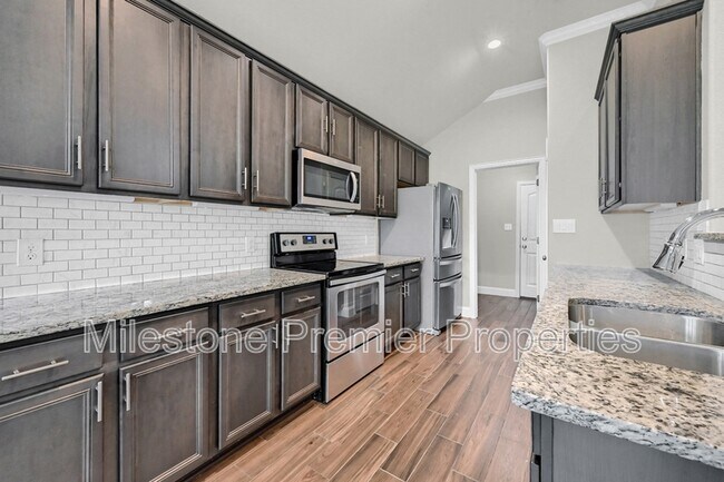 Building Photo - 3418 Ballam St