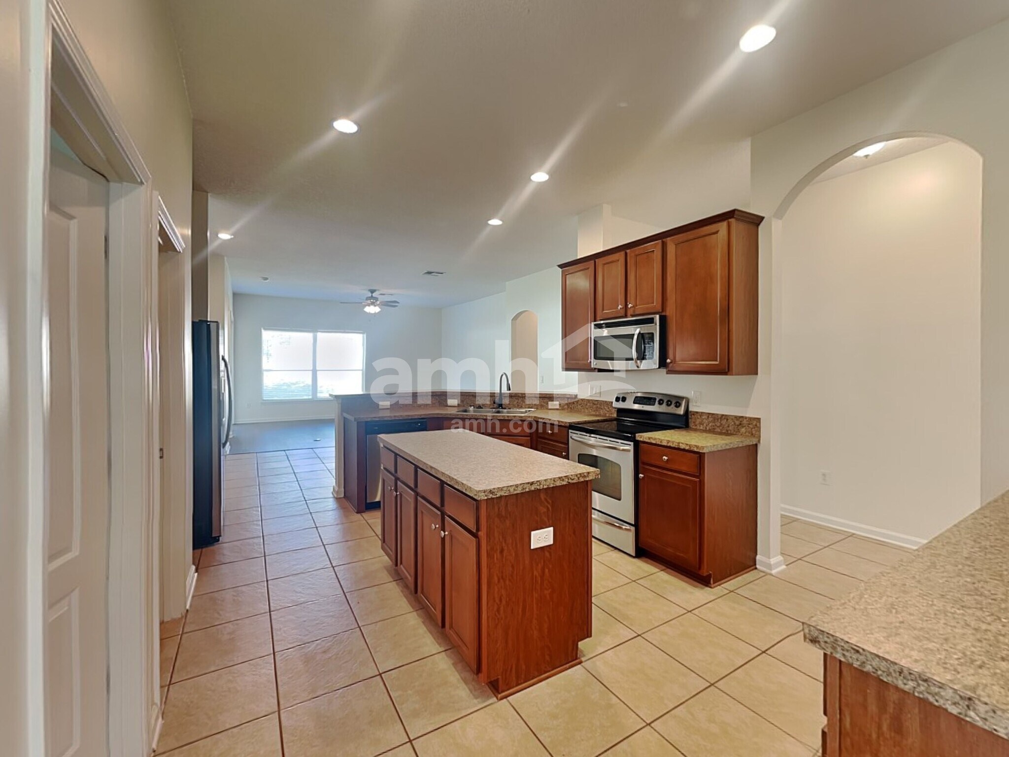 Building Photo - 2532 Creekfront Dr