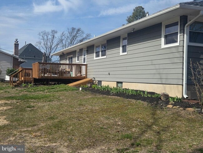 Building Photo - 1639 Perkins Ln