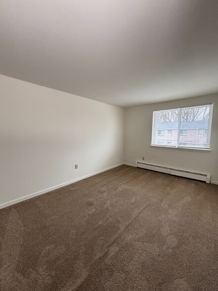 Building Photo - 110 Losson Rd