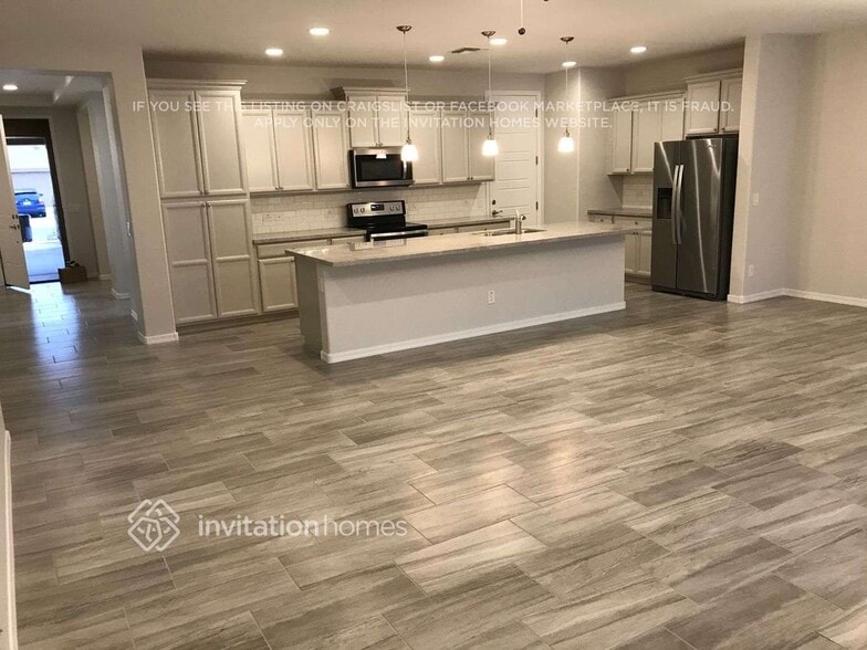 Building Photo - 18240 W Carlota Ln