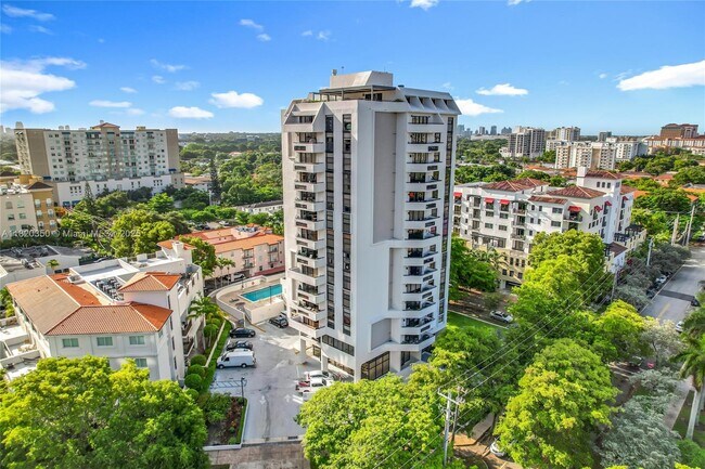 Building Photo - 911 E Ponce De Leon Blvd