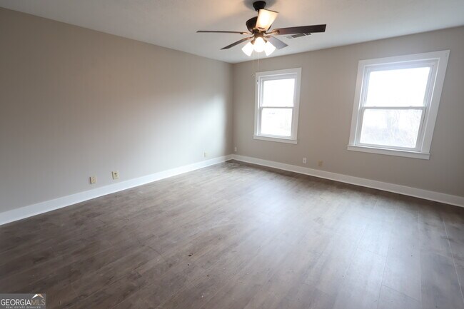 Building Photo - 1985 Briarcliff Rd