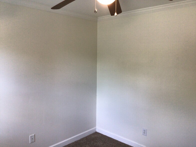 Building Photo - 4130 Leinbach Dr