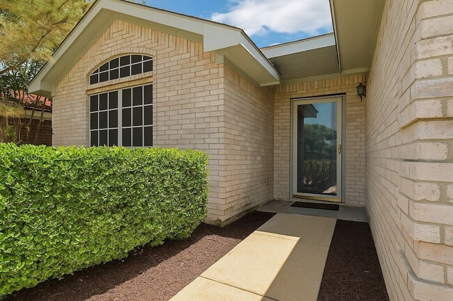 Building Photo - 721 Somerset Dr