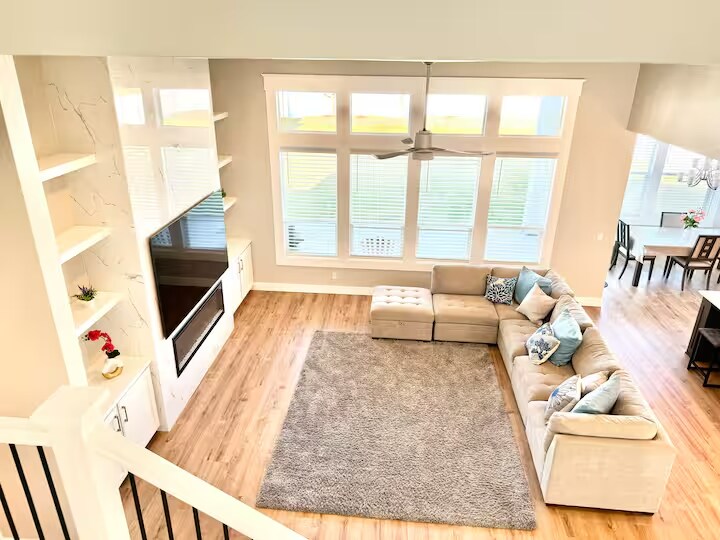 Building Photo - 12100 W Hollandale Dr