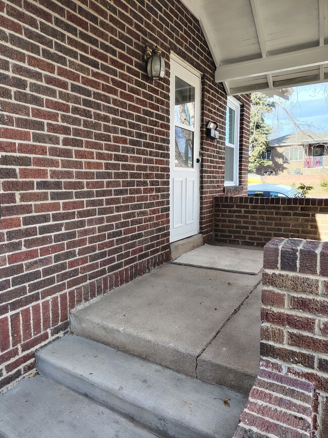 Building Photo - 3855 Julian St