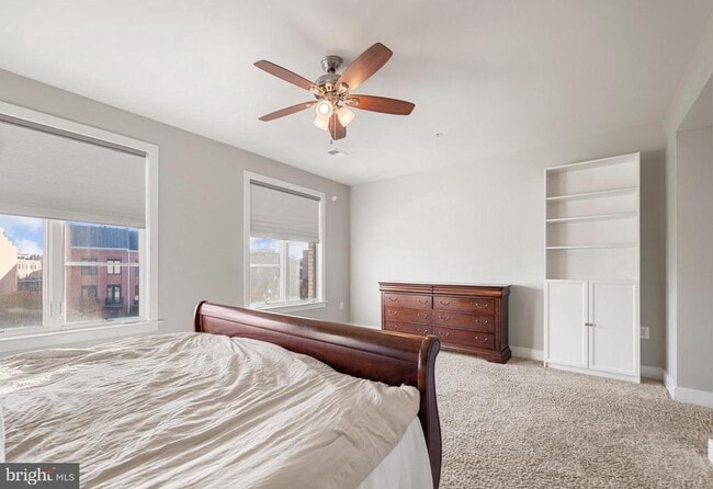 Building Photo - 710 E Howell Ave