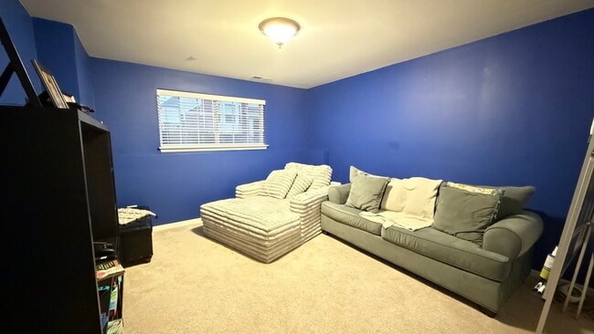 Building Photo - 2911 Henley Ln