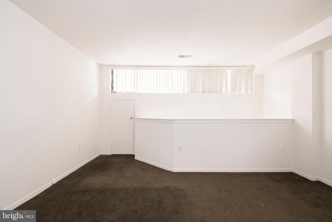 Building Photo - 2031 South St