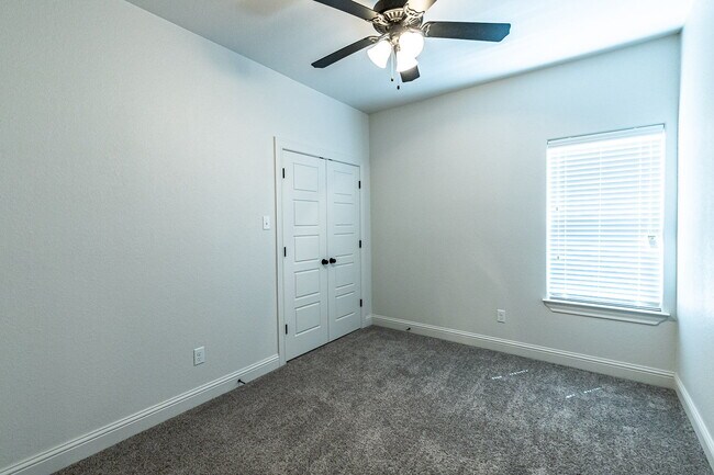 Building Photo - The Finer Things In Life/ The Town Homes o...